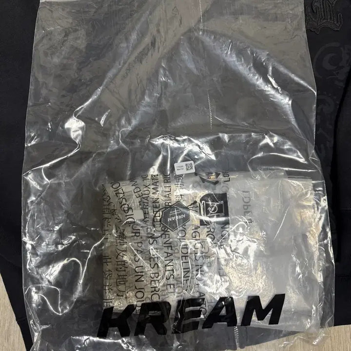 [BUNJANG] Supreme Leather Appliqué Zip-Up Black Cream M / M 25ss 슈프림 레더 아플리케 집업 블랙 크림