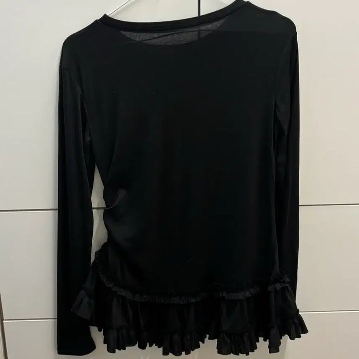 [BUNJANG] Black Frill Long Sleeve T-Shirt / 블랙 프릴 롱슬리브 티셔츠