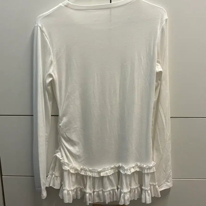 [BUNJANG] White Frill Long-Sleeve T-Shirt / 화이트 프릴 긴팔 티셔츠