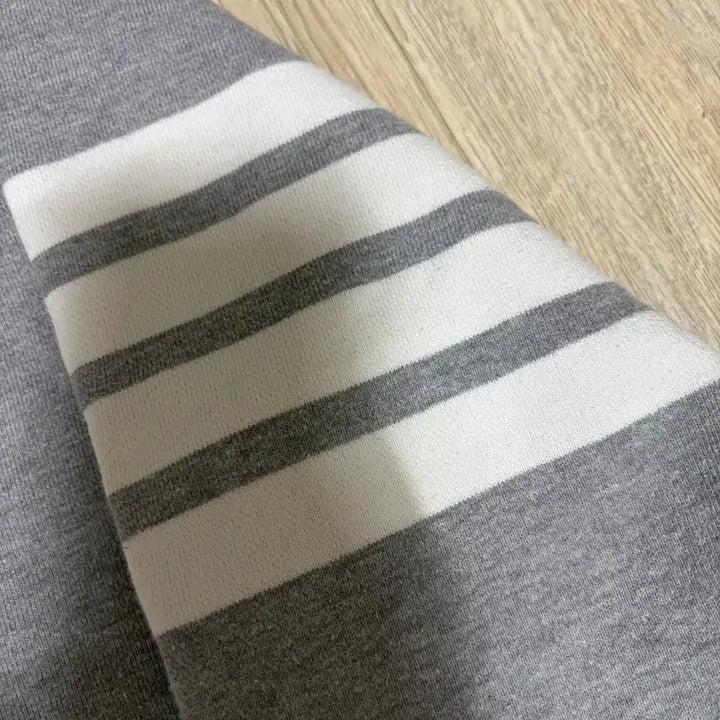 [BUNJANG] Thom Browne Grey Sweatshirt Size 2 / 톰브라운 맨투맨 그레이 2사이즈