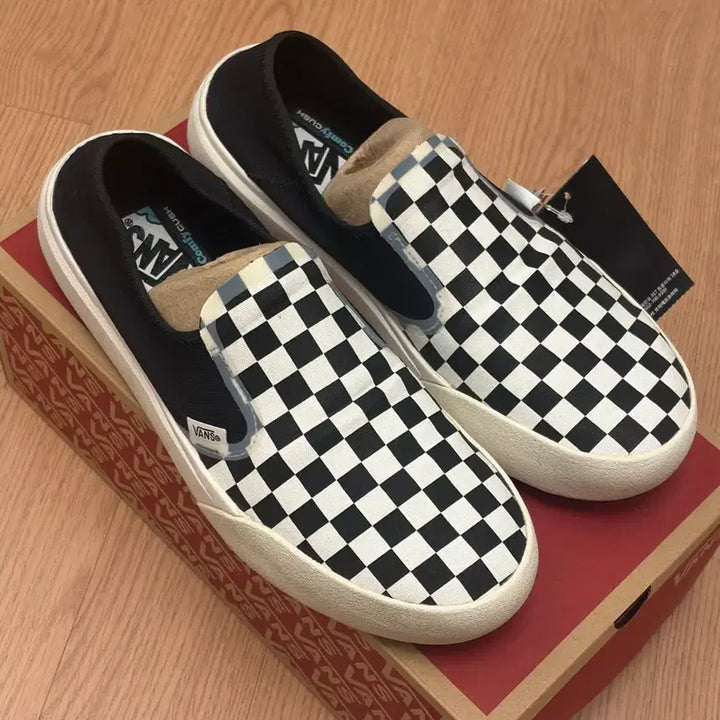[BUNJANG] Vans ComfyCush One Checkerboard Black Marshmallow Sneakers / [상태최상] 반스 컴피쿠시 원 체커보드블랙:마시멜로우