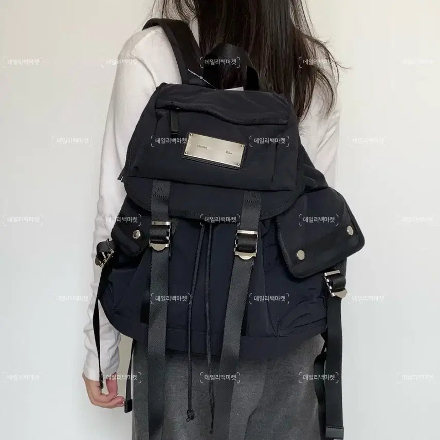 [BUNJANG] Matin Kim Pocket Utility Small Backpack (Black) / 마뗑 킴 Matin Kim 마틴 포켓 유틸리티 스몰 백팩(블랙)