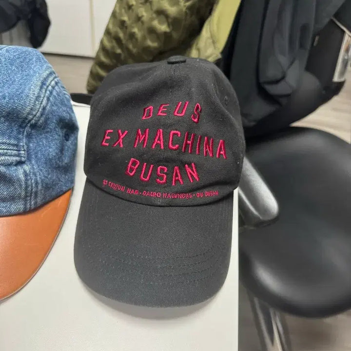 [BUNJANG] Deus Ex Machina Busan Ball Cap Black / 데우스 엑스 마키나 부산 볼캡 블랙