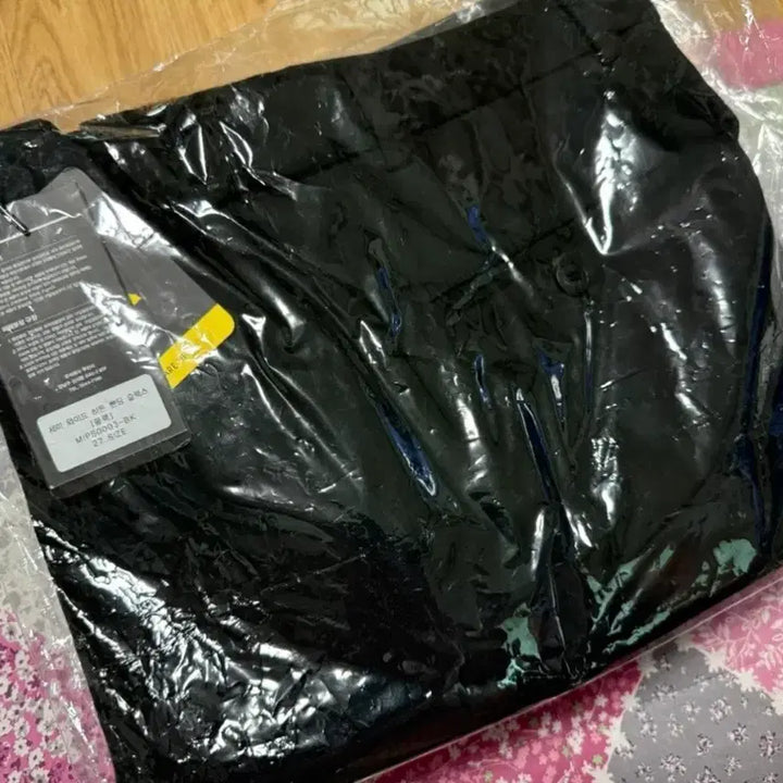 [BUNJANG] Musinsa Standard Semi-Wide Banding Slacks Size 27 New Product / 무신사 스탠다드 세미와이드 밴딩 슬랙스 27 새제품