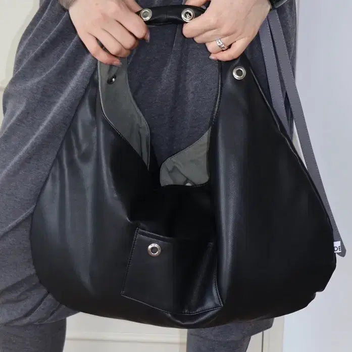 [BUNJANG] DEPC EYELET LEATHER BAG Black / DEPC 뎁크 가방 블랙 EYELET LEATHER BAG black