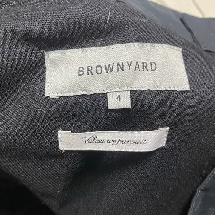 [BUNJANG] Brown Yak parachute Pants Size 4 / 브라운야드 파라슈트 팬츠 4사이즈