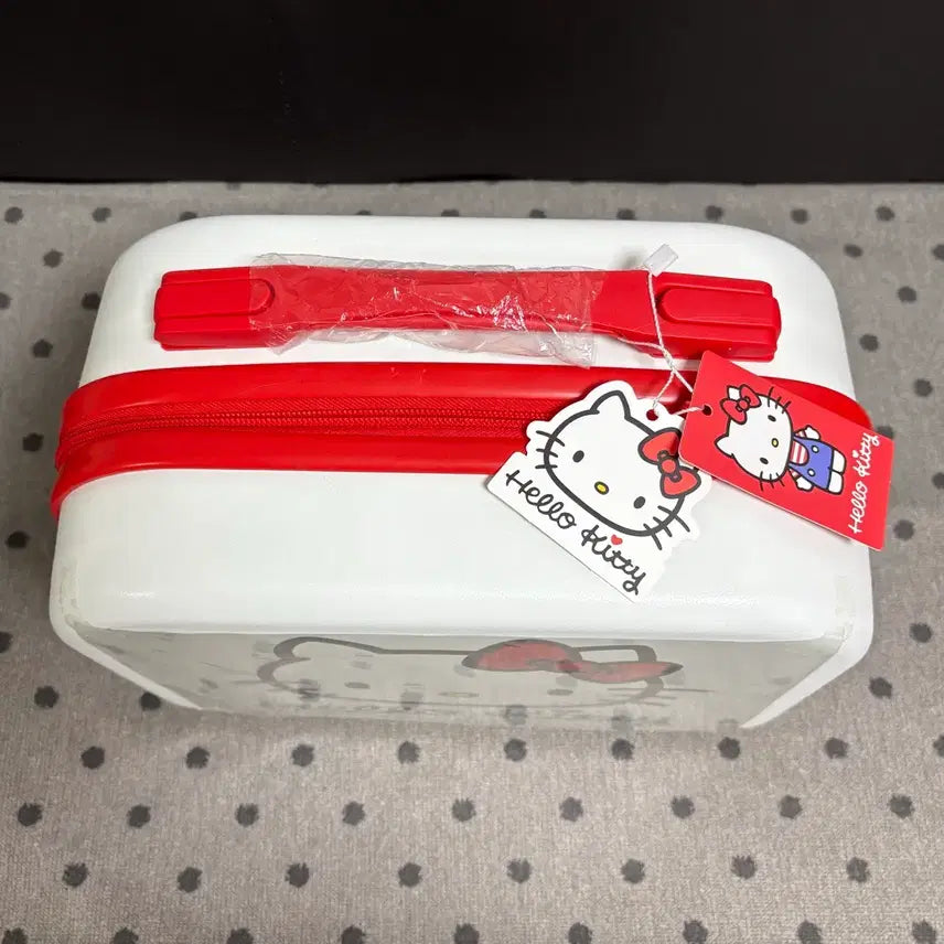 [BUNJANG] Hello Kitty New Travel Luggage Ready Bag / *새상품)헬로키티 캐리어 레디백 여행가방