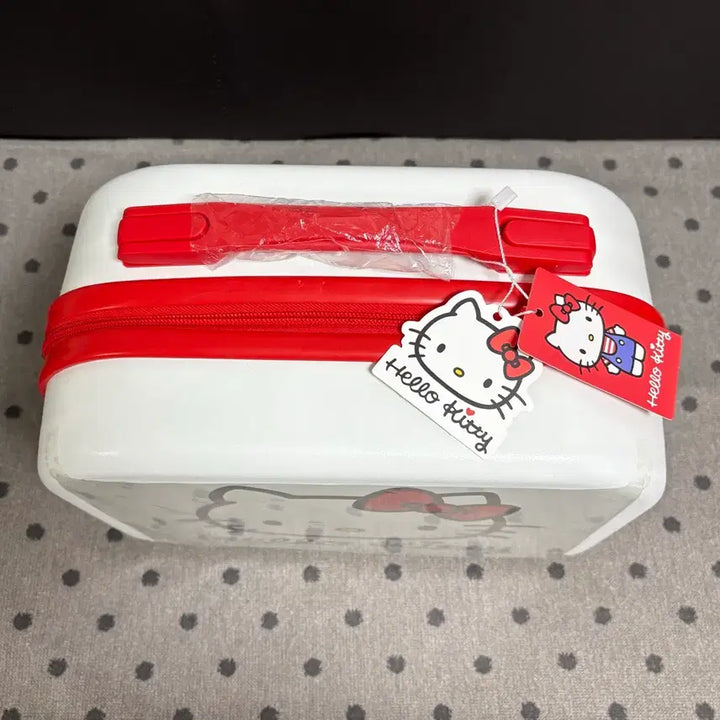 [BUNJANG] Hello Kitty New Travel Luggage Ready Bag / *새상품)헬로키티 캐리어 레디백 여행가방