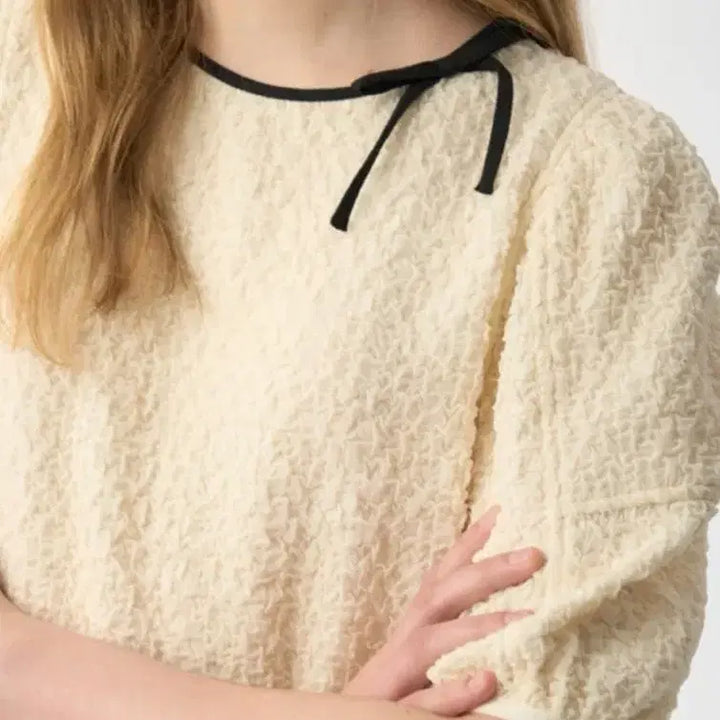 [BUNJANG] SJSJ 25ss Embossed Ribbon Half Sleeve Puff Top / 25년 SJSJ 엠보 리본 하프 슬리브 퍼프 탑 호칭 82-94-160