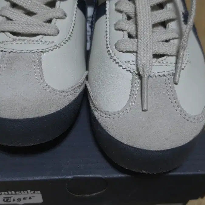 [BUNJANG] Onitsuka Tiger Mexico 66 Sneakers (Size 240) / 오니츠카 타이거 멕시코 66 240 1183C102