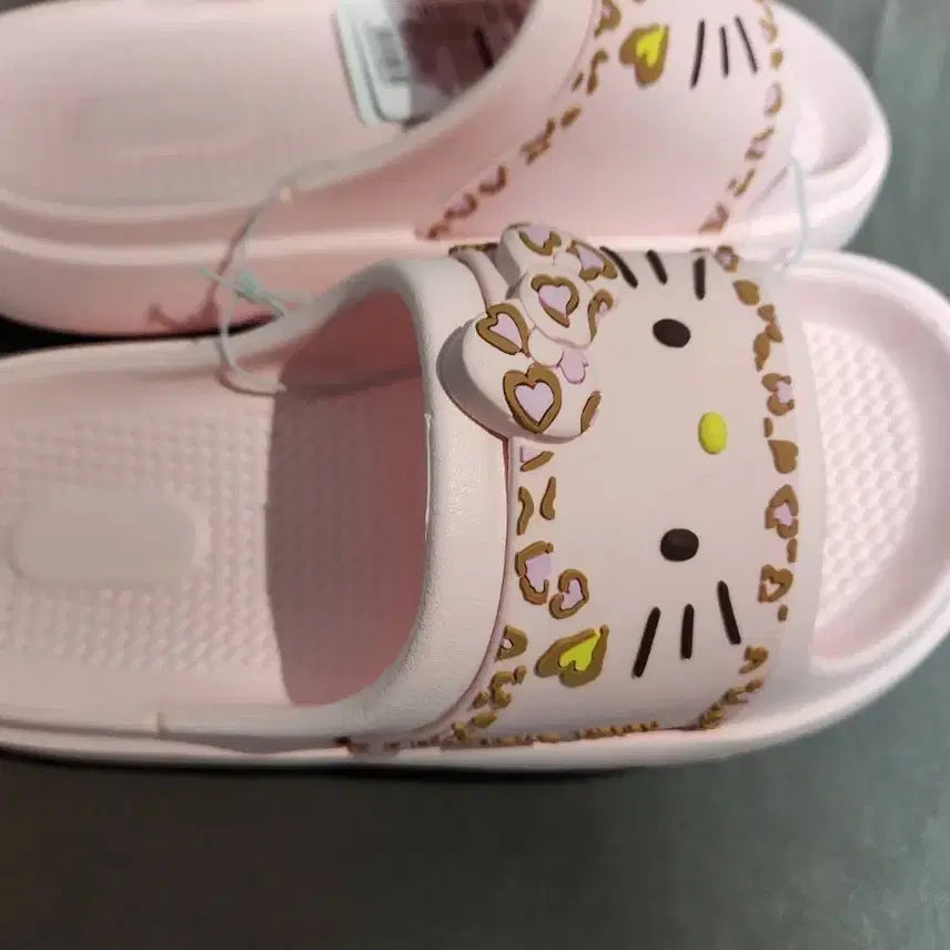 [BUNJANG] Sanrio Hello Kitty Pink Sandals / 산리오 헬로키티 핑크 슬리퍼 샌들 235추천