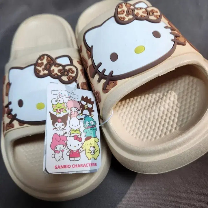 [BUNJANG] Sanrio Hello Kitty Beige Slippers / 산리오 헬로키티 슬리퍼 베이지색
