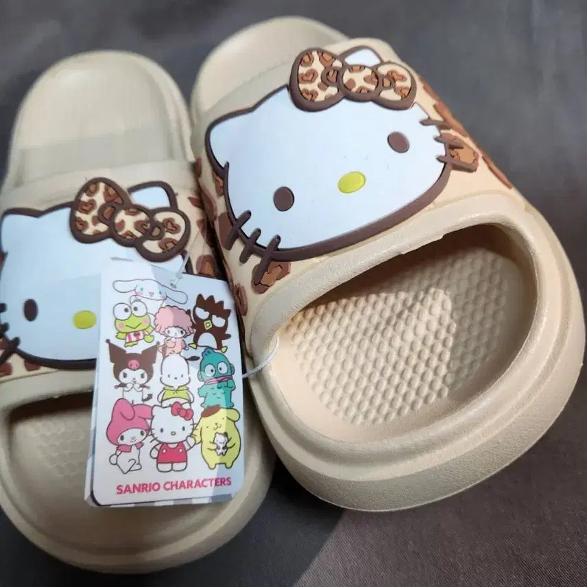 [BUNJANG] Sanrio Hello Kitty Beige Slippers / 산리오 헬로키티 슬리퍼 베이지색