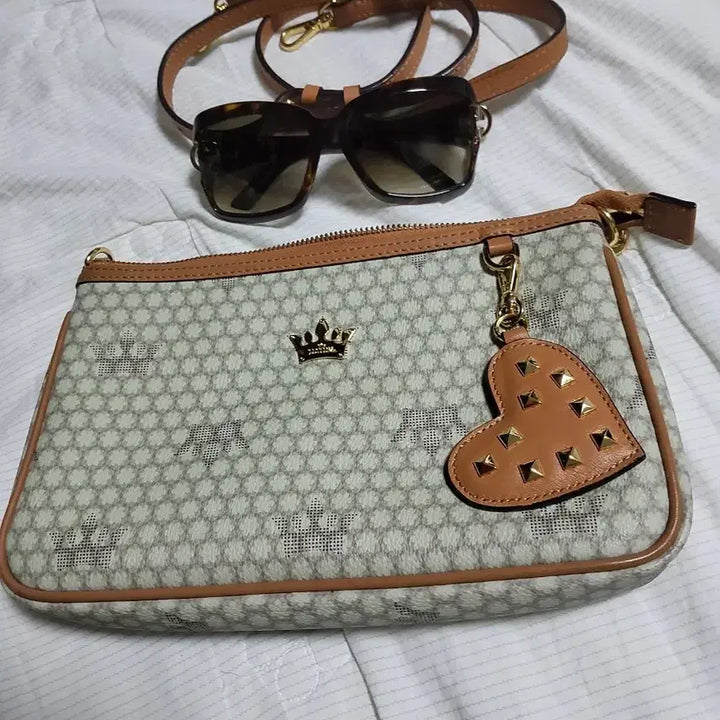 [BUNJANG] J.ESTINA Crown Pattern Crossbody Bag with Charm / 제이에스티나 가방