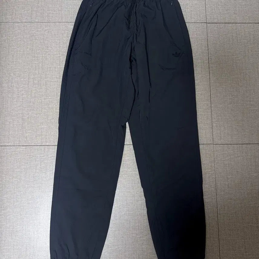 [BUNJANG] Adidas x JJJJound Nylon Track Pants Black US-S / 아디다스 x JJJ자운드 나일론 트랙 팬츠 블랙 US-S