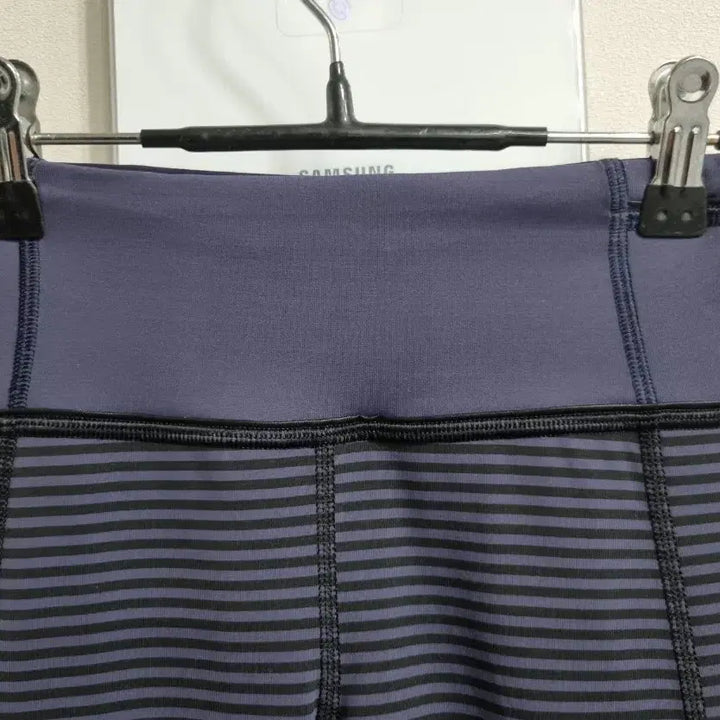 [BUNJANG] Lululemon Striped Leggings with Leather Detail / 룰루레몬 레깅스