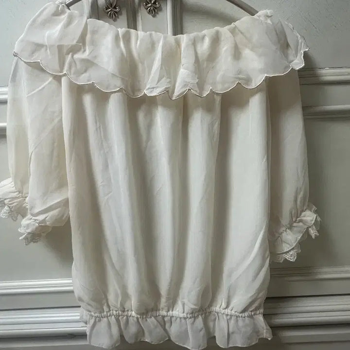 [BUNJANG] Ivory Lace Frill Blouse Mori Style / 아이보리 레이스 프릴 블라우스 모리룩
