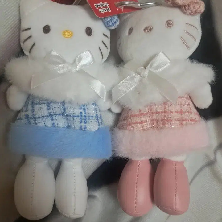 [BUNJANG] Hello Kitty Plush Keychain Set (Blue/Pink) / 헬로키티 인형 키링 블루/핑크 세트