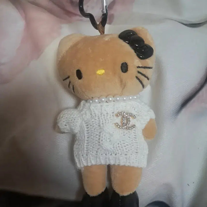 [BUNJANG] Hello Kitty Doll Charm (Chanel Style) / 헬로키티 인형 키링 (샤넬 스타일)