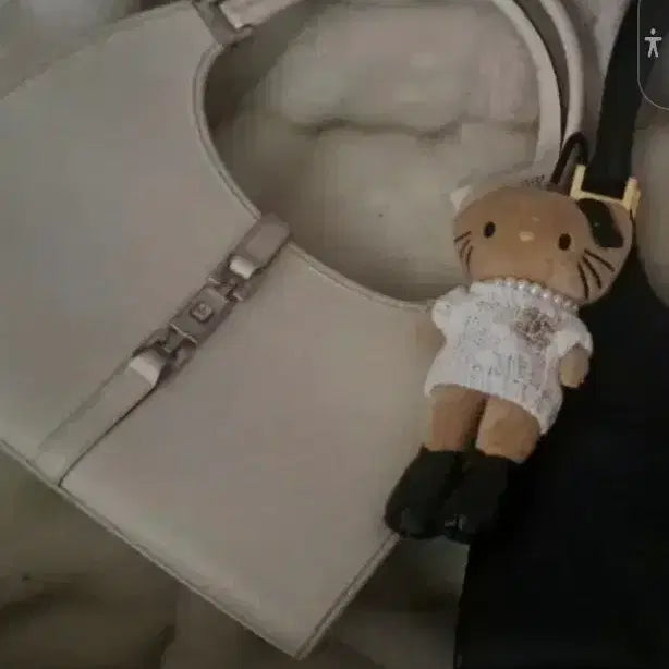 [BUNJANG] Hello Kitty Doll Charm (Chanel Style) / 헬로키티 인형 키링 (샤넬 스타일)