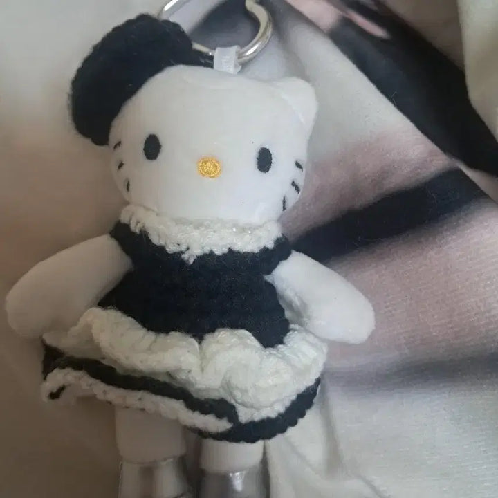 [BUNJANG] Hello Kitty Black Dress Mini Doll Keychain / 헬로키티 인형 키링 블랙 드레스
