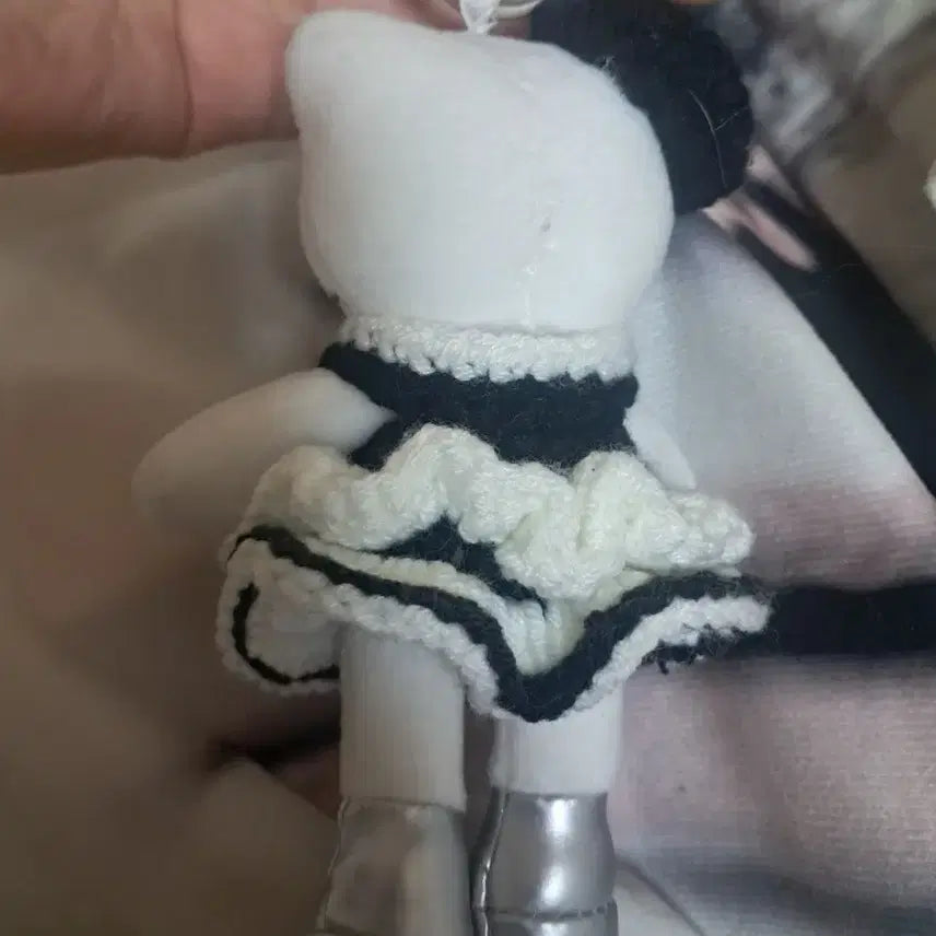 [BUNJANG] Hello Kitty Black Dress Mini Doll Keychain / 헬로키티 인형 키링 블랙 드레스
