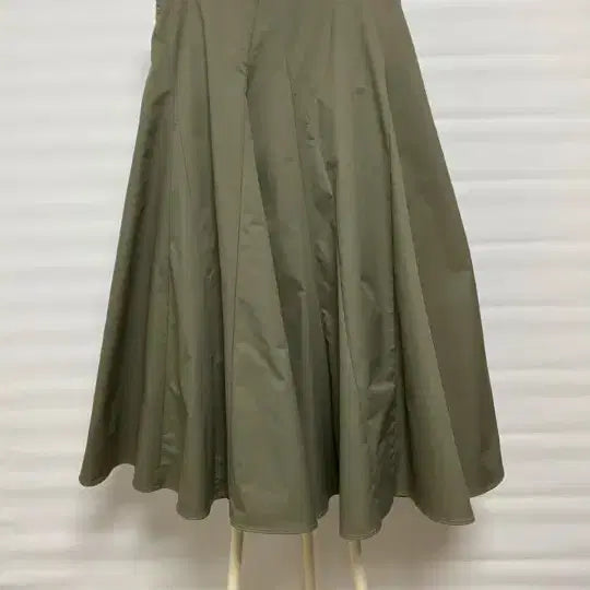 [BUNJANG] Etremongshow Khaki Flare Skirt Size 28 / 에트르몽슈 카키 플레어 스커트 28