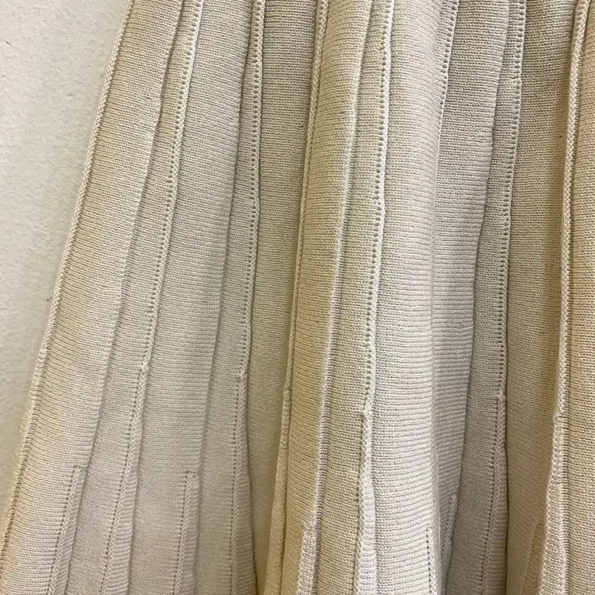 [BUNJANG] Ivory Knit Pleated Mini Skirt with Blue Trim / 아이보리 니트 플리츠 미니스커트