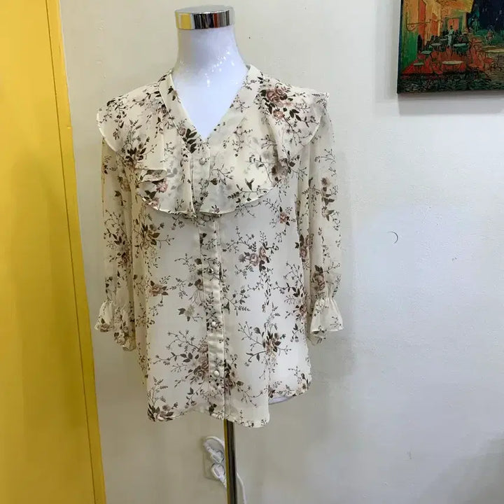 [BUNJANG] Ivory Flower Pattern Blouse / 플라워 패턴 블라우스 아이보리