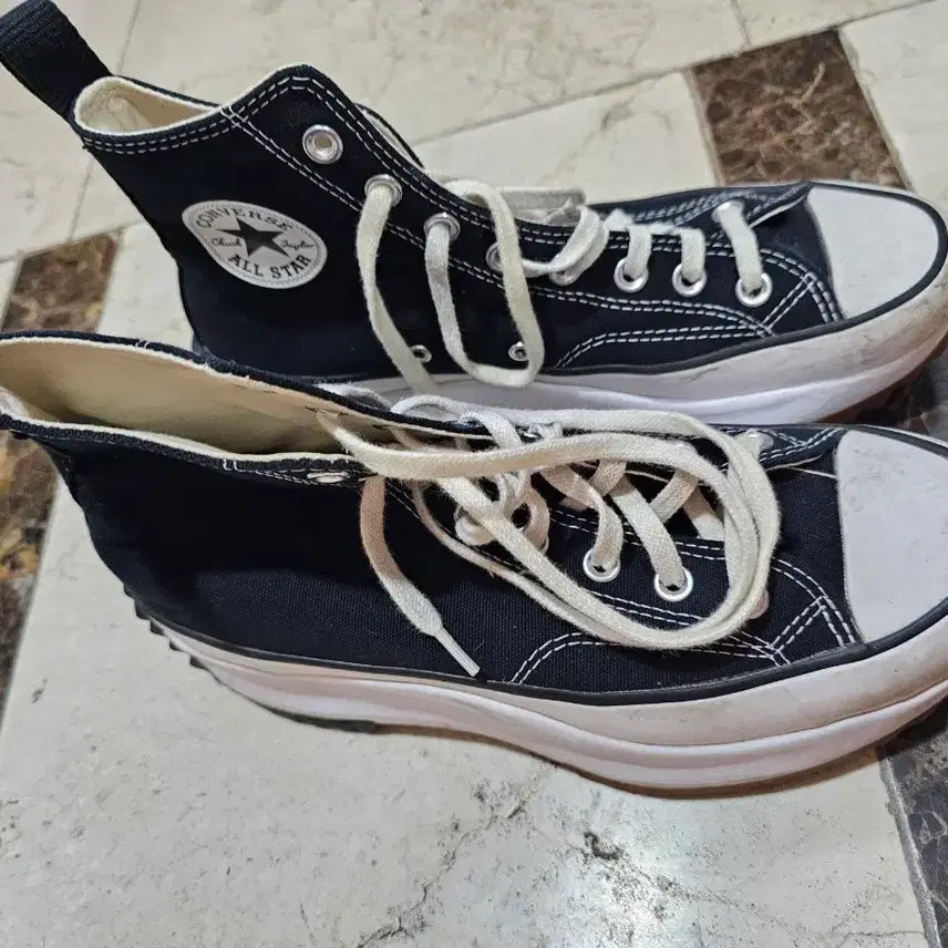 [BUNJANG] Converse Run Star Hike Black High-Top Sneakers (260mm) / 컨버스 런스타 하이크 블랙 하이 스니커즈 260사이즈