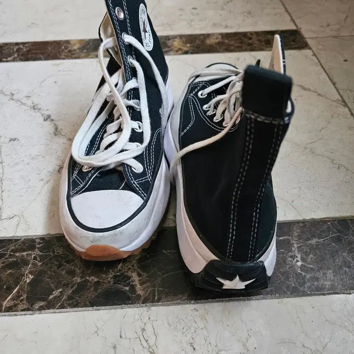 [BUNJANG] Converse Run Star Hike Black High-Top Sneakers (260mm) / 컨버스 런스타 하이크 블랙 하이 스니커즈 260사이즈