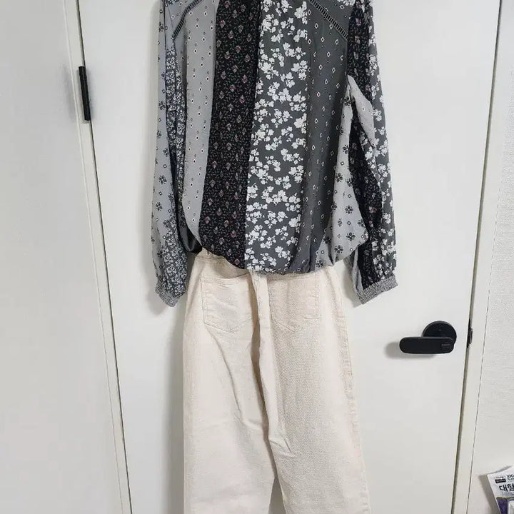 [BUNJANG] Pattern Blouse / 패턴 블라우스