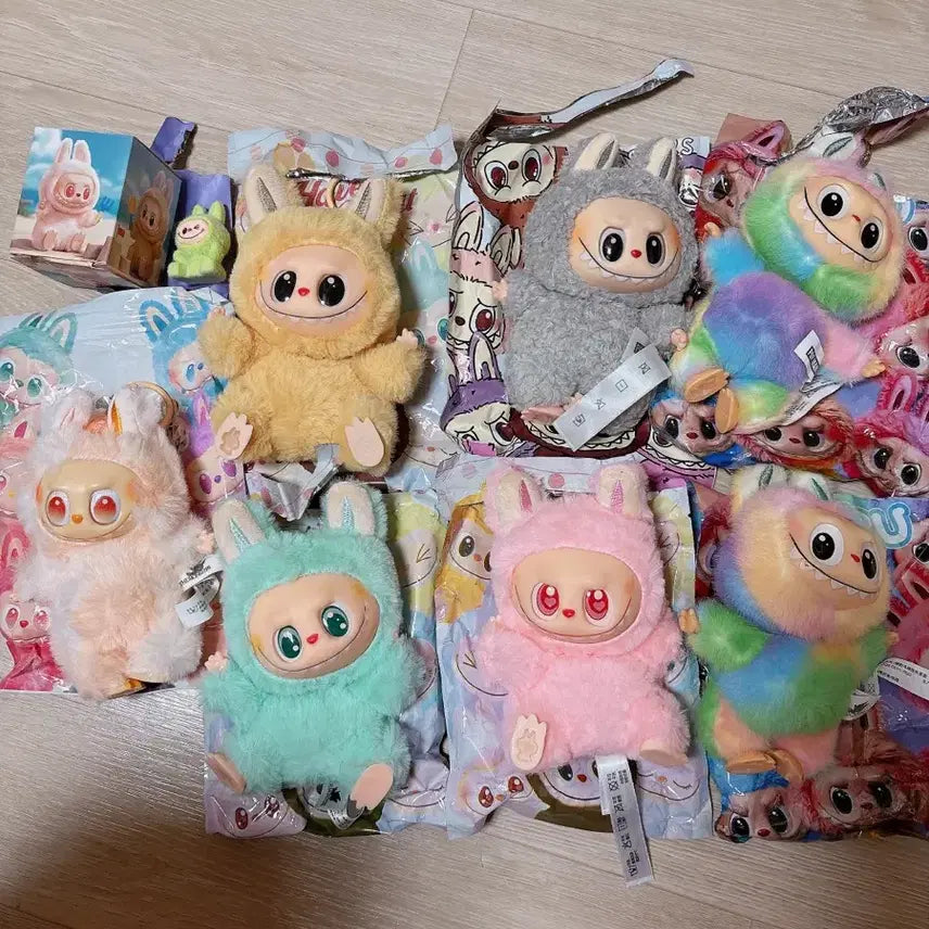 [BUNJANG] Lapu-Lapu Labubu Figure Keychain 8-Piece Bundle Set / 라푸푸 라부부 인형 키링 피규어 8종 세트 일괄