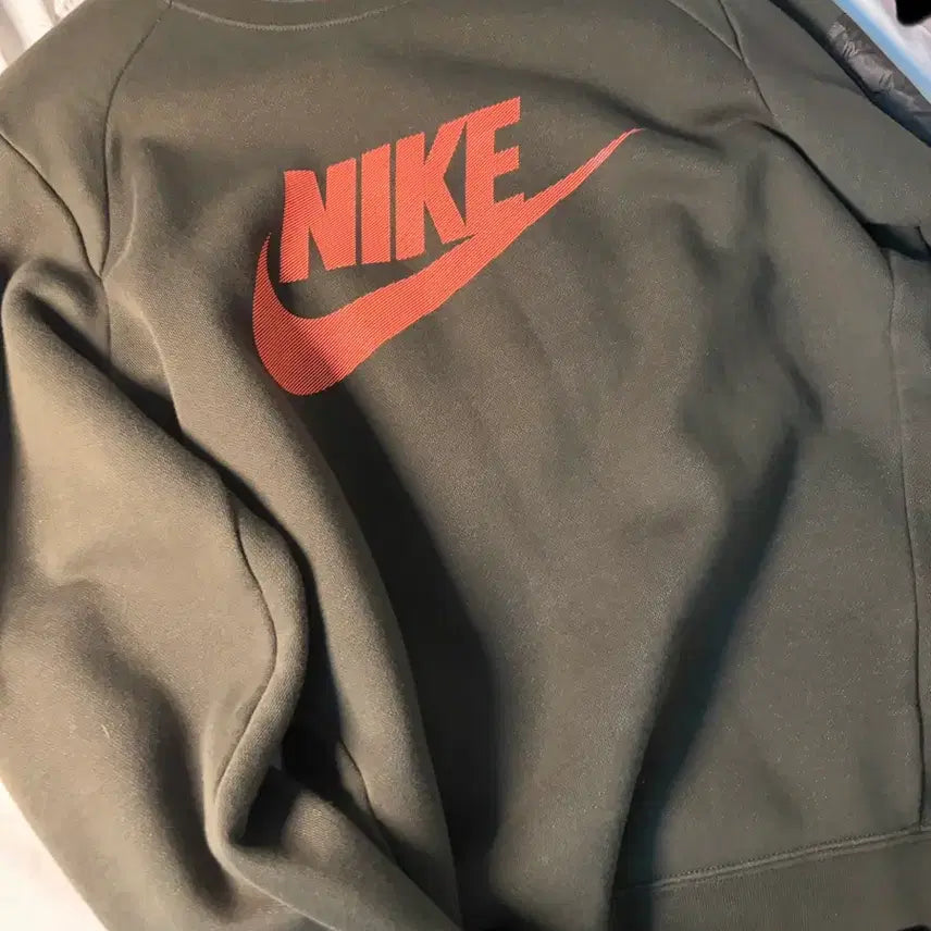 [BUNJANG] Nike Swoosh Sweatshirt Khaki / 나이키 스우시 맨투맨 카키
