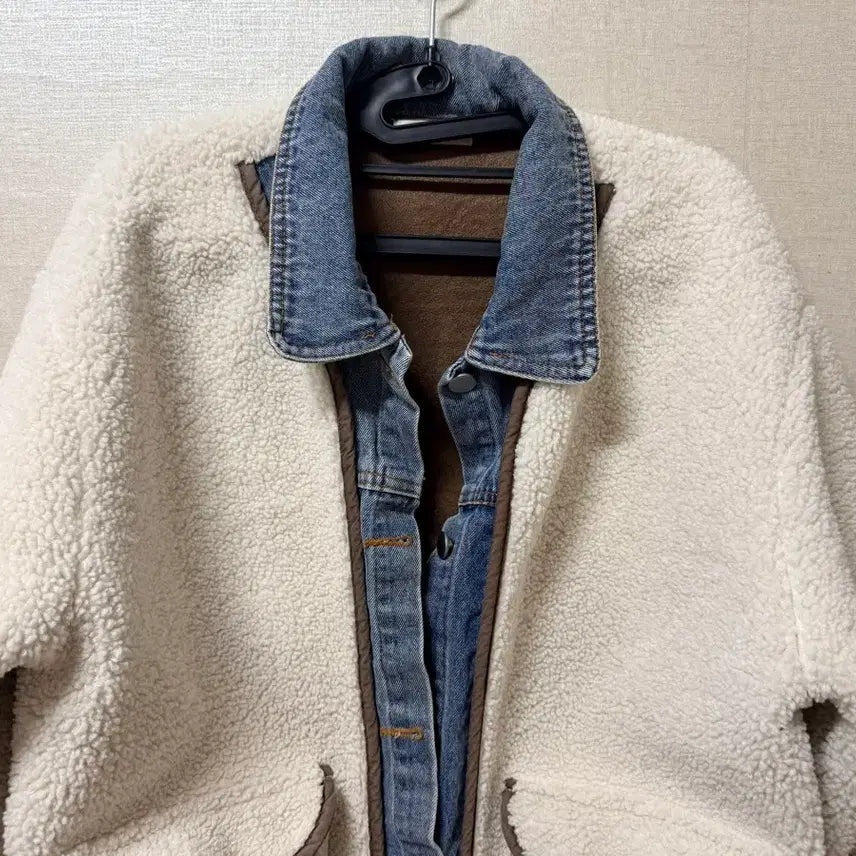 [BUNJANG] Ivory Fleece Lined Denim Jacket / 아이보리 뽀글이 데님 자켓 (~77)