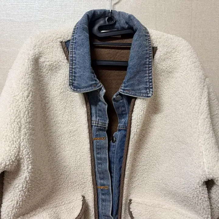 [BUNJANG] Ivory Fleece Lined Denim Jacket / 아이보리 뽀글이 데님 자켓 (~77)