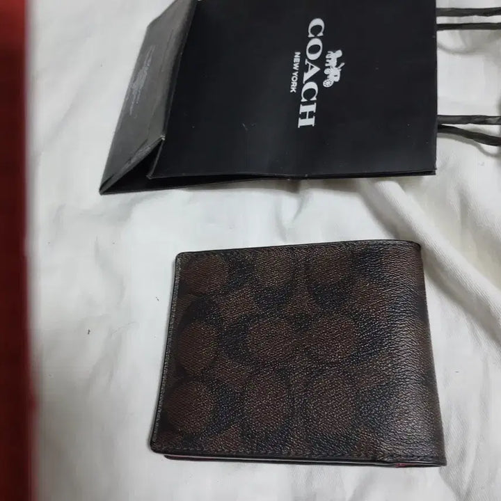 [BUNJANG] Coach Signature Brown Bi-fold Wallet with Shopping Bag / 코치 시그니처 브라운 반지갑 쇼핑백포함