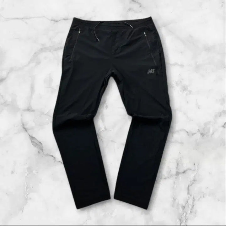 [BUNJANG] New Balance Black Training Pants / 뉴발란스 블랙 트레이닝 바지36