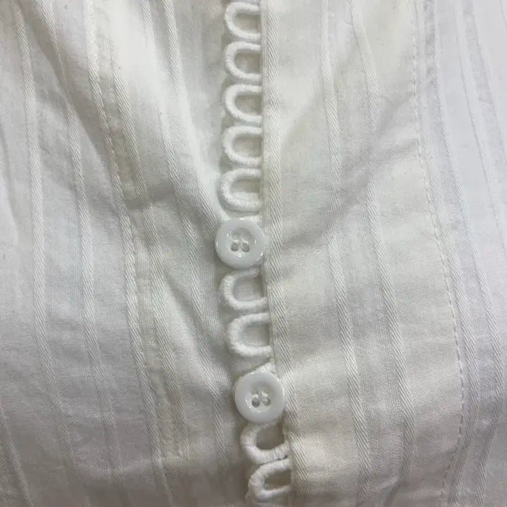 [BUNJANG] White Puff Blouse with Shirring Detail / 화이트 퍼프 블라우스 셔링 포인트