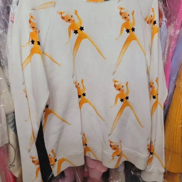 [BUNJANG] Doll Printing Sweatshirt T-Shirt White / 인형 프린팅 맨투맨 티셔츠 화이트