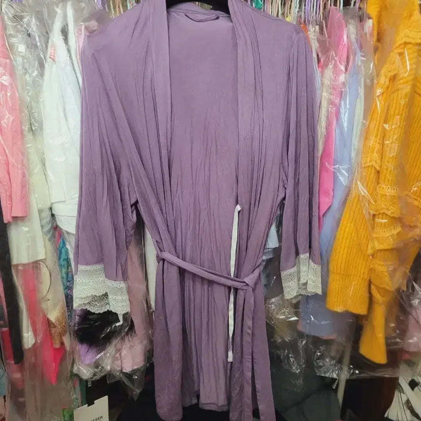 [BUNJANG] Lavender Lace Trimmed Robe Gown / 라벤더 레이스 트리밍 로브 가운 수입