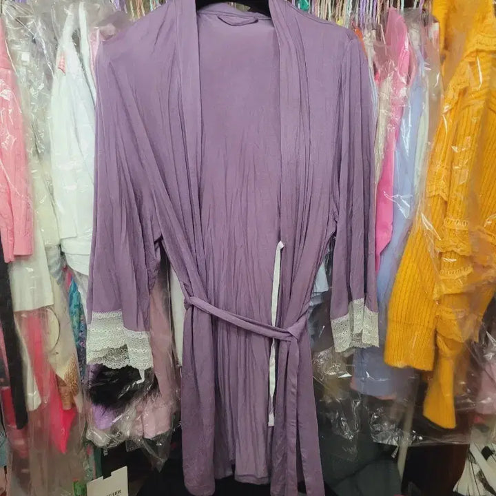 [BUNJANG] Lavender Lace Trimmed Robe Gown / 라벤더 레이스 트리밍 로브 가운 수입