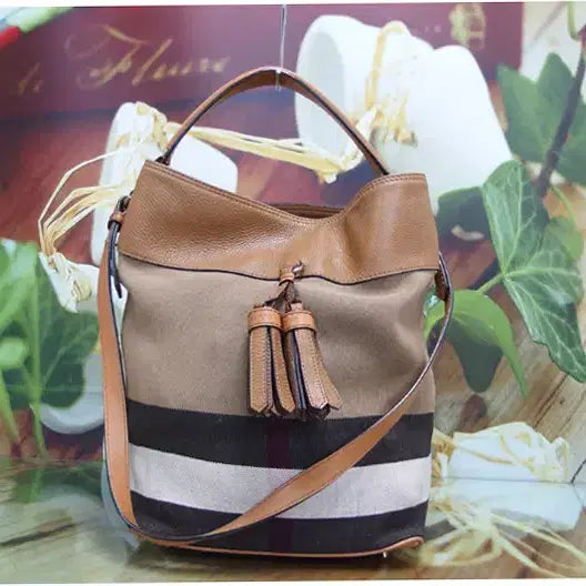 [BUNJANG] Burberry Ashbee Susanna Tassel Hobo Bag / 구제토토 버버리 애쉬비  수잔나 테슬 호보백 정품 중고 명품 60505