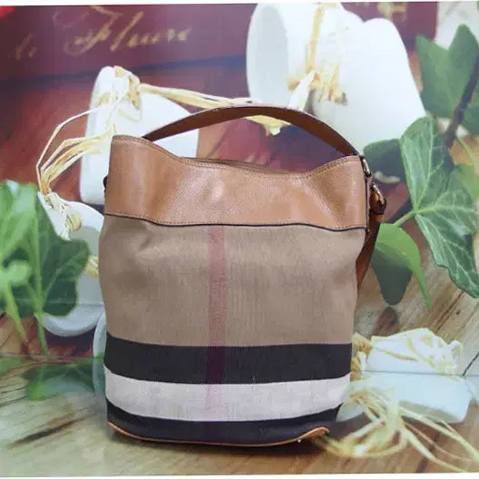 [BUNJANG] Burberry Ashbee Susanna Tassel Hobo Bag / 구제토토 버버리 애쉬비  수잔나 테슬 호보백 정품 중고 명품 60505