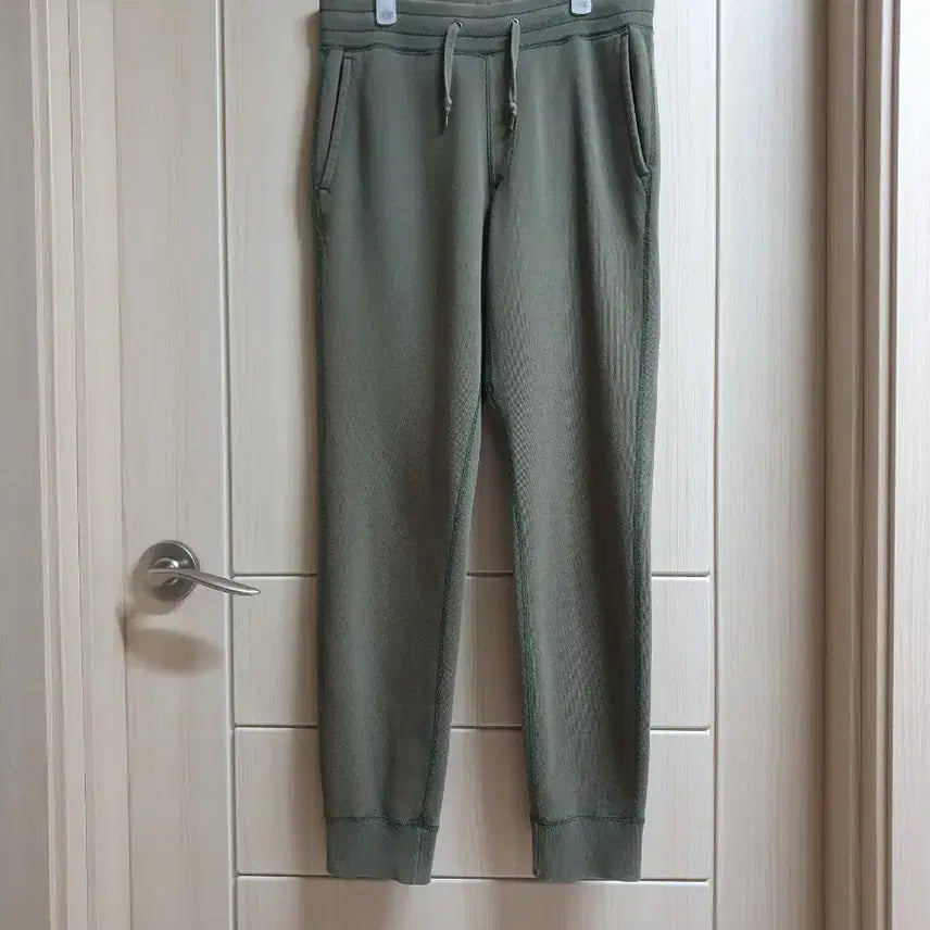 [BUNJANG] Uniqlo Khaki Training Pants Size 32-33 / UNIQLO (32~33) 트레이닝복 (카키) 바지
