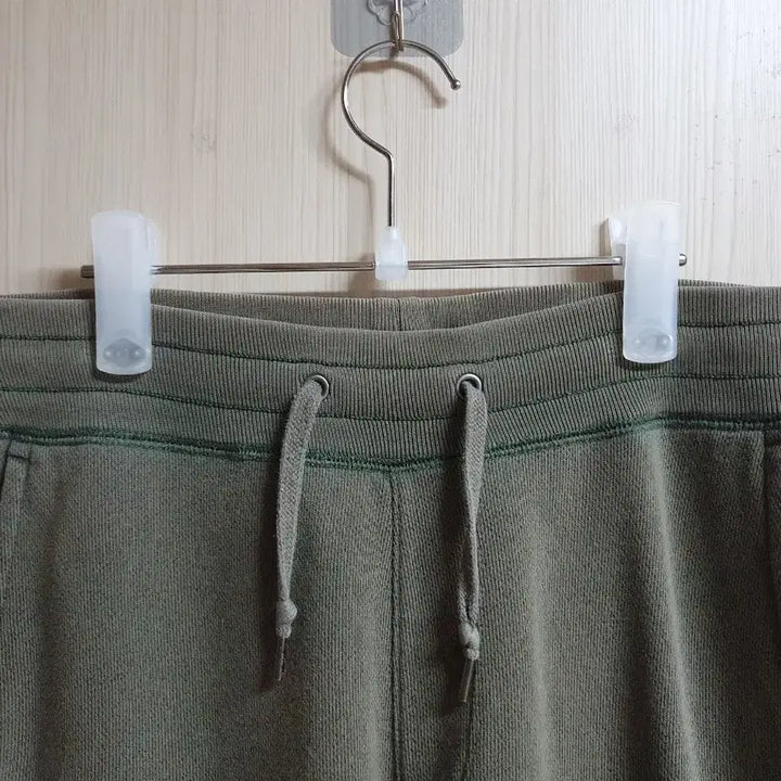 [BUNJANG] Uniqlo Khaki Training Pants Size 32-33 / UNIQLO (32~33) 트레이닝복 (카키) 바지