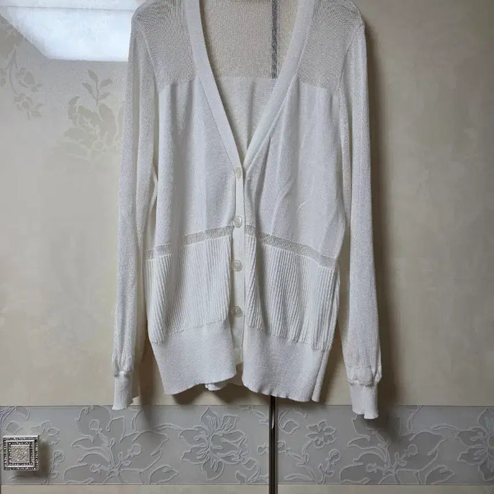 [BUNJANG] White Cardigan / 가디건