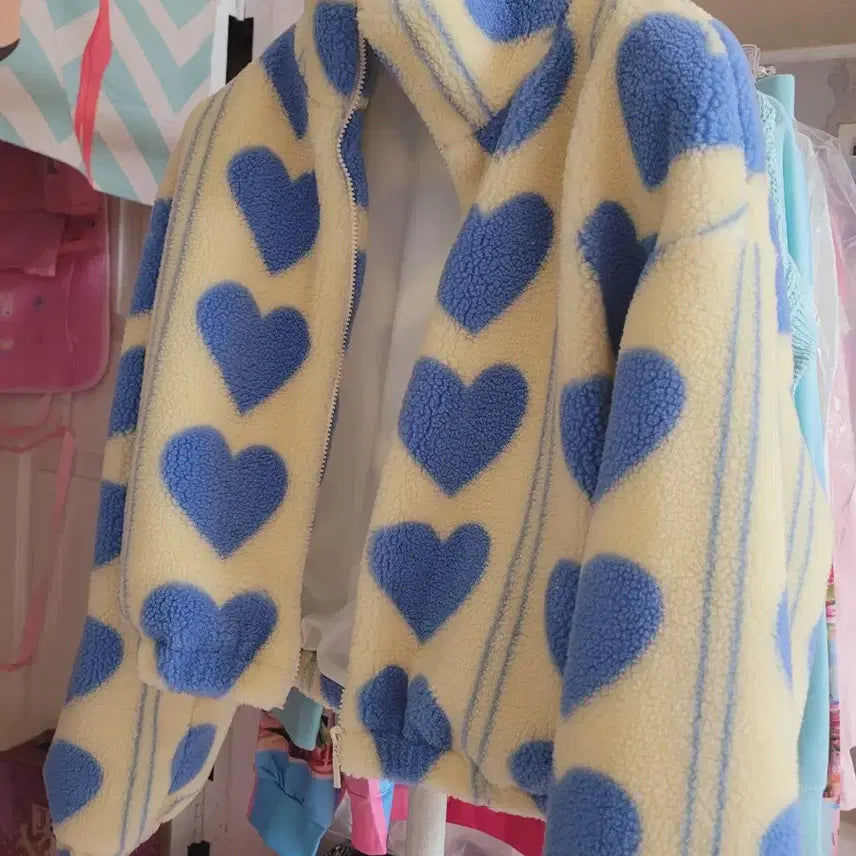 [BUNJANG] Heart Fuzzy Fleece Jumper - Ivory/Blue / 하트 뽀글이 양털 점퍼 아이보리/블루