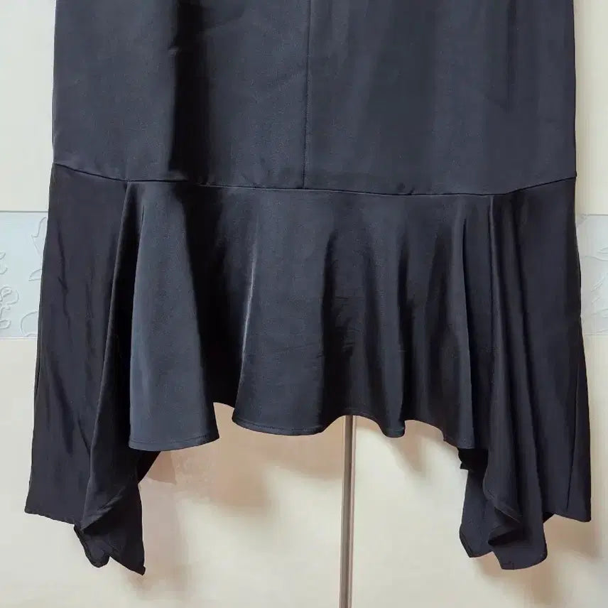 [BUNJANG] Satin Midi Dress with White Collar / 공단원피스