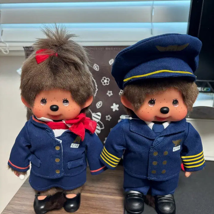 [BUNJANG] New Chitose Airport Limited Edition Pilot &amp; Flight Attendant Monchhichi Set / 신치토세 공항 한정판 파일럿 승무원 몬치치 세트